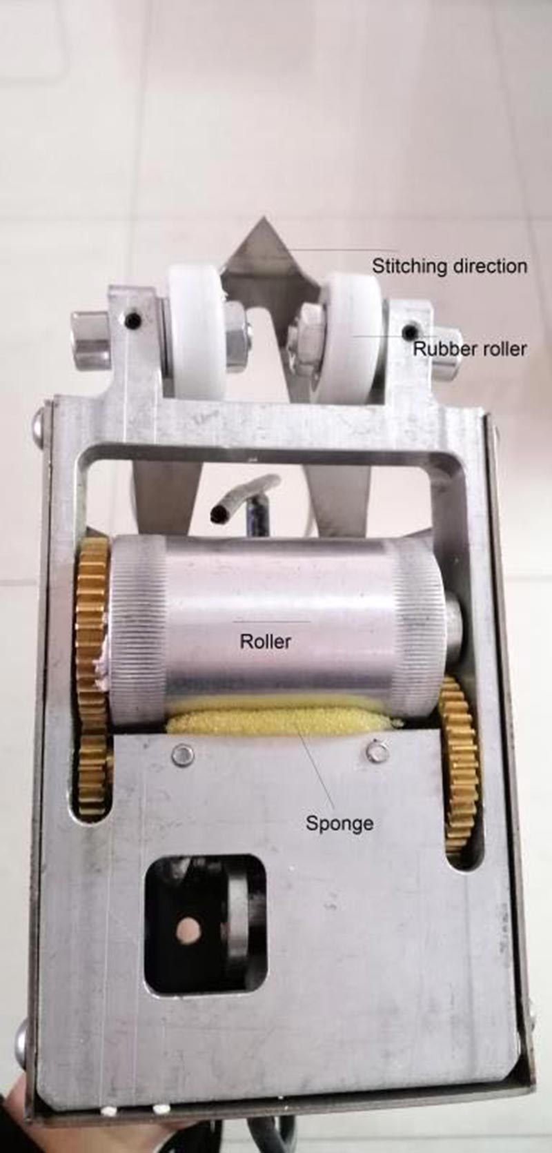 mesin jahit veneer secara manual untuk menjahit veneer ukuran kecil