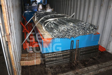 GeeLong Machinery mengekspor dua kontainer mesin pengering tipe veneer panas menekan ke Filipina