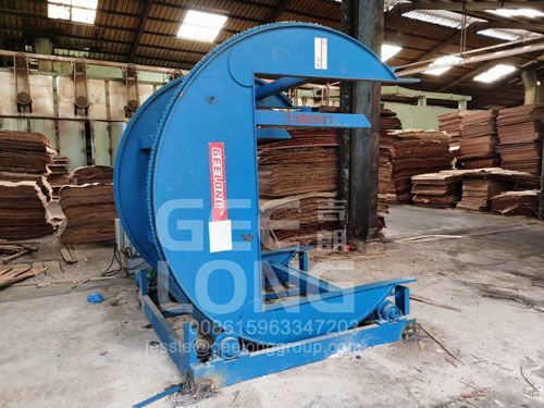 Mesin turnover papan kayu lapis mesin terbalik