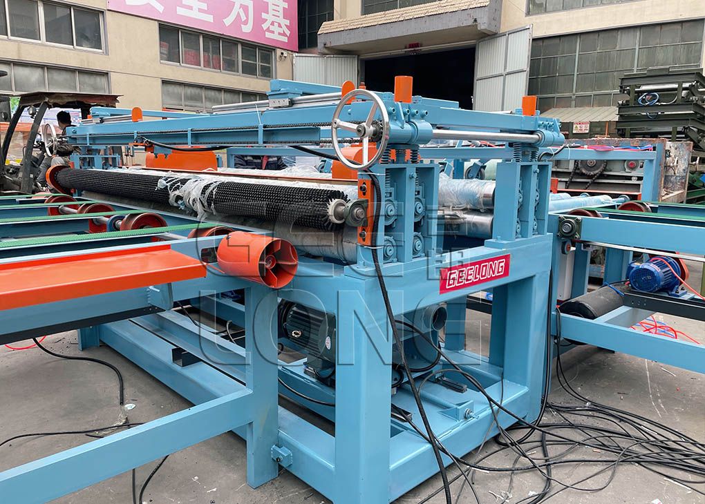 China GEELONG roller type plywood edge cutting saw machine