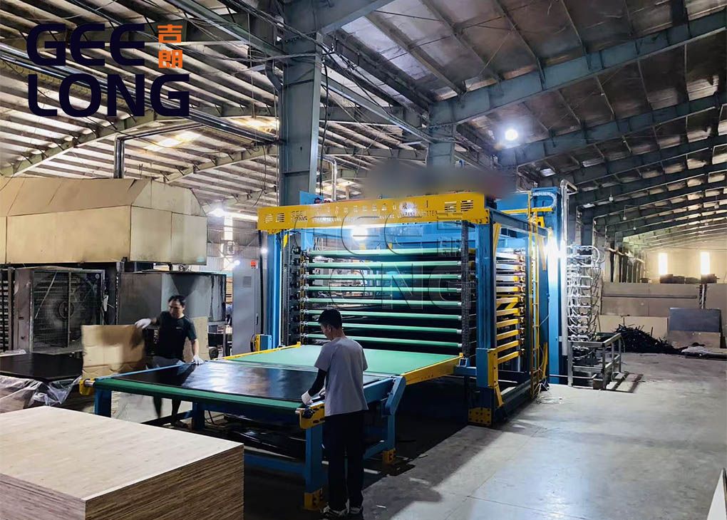 Semi automatic film faced plywood hot press machine installed in Vietnam Semi automatic film faced plywood hot press machine installed in Vietnam